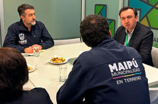 Director del HEC recibe a alcalde de Maipú